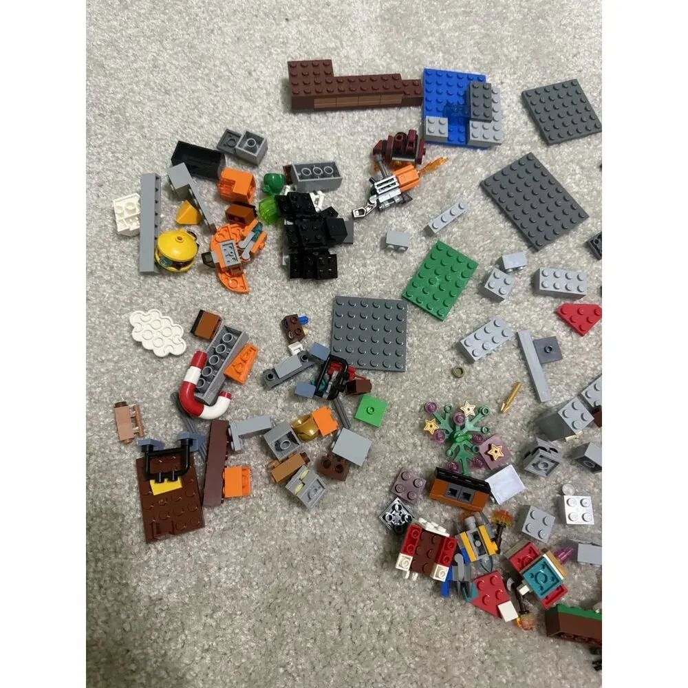 LEGO minecraft random PCS 200+ with 4 minifigs replacement pieces bulk